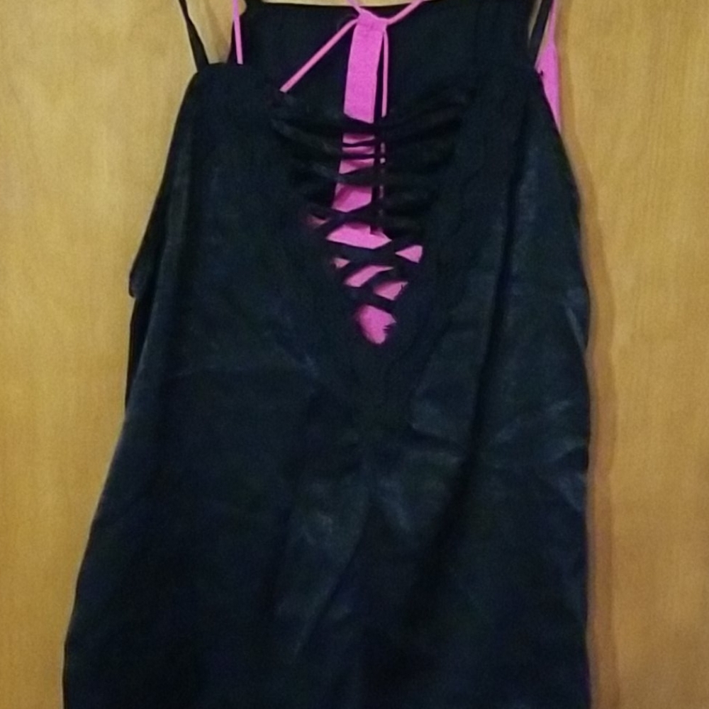 Tank tops lot of 2 hot pink and black